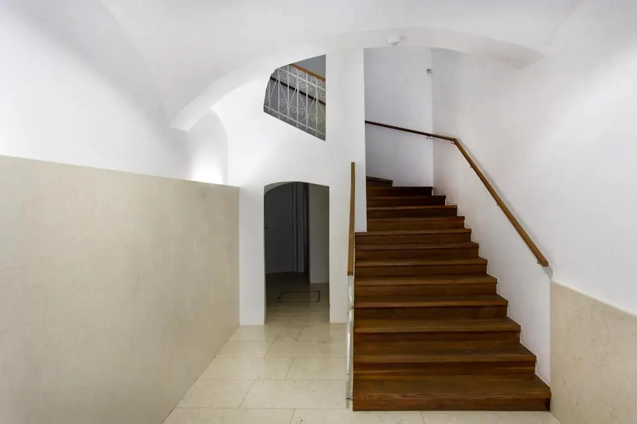 Address Deluxe Downtown Daire Ljubljana 0*,