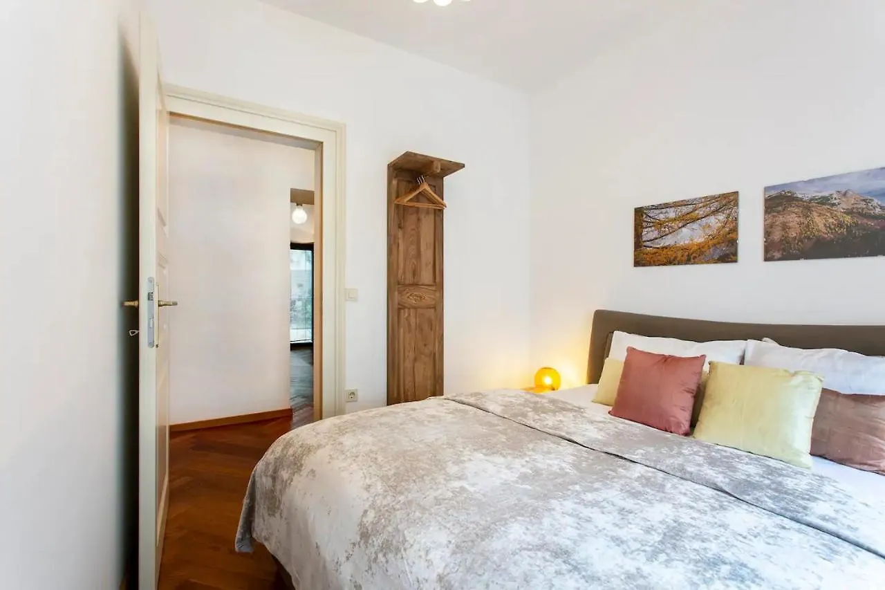 Address Deluxe Downtown Daire Ljubljana