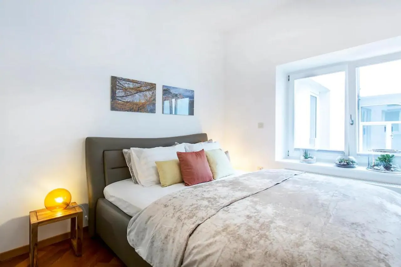 Address Deluxe Downtown Daire Ljubljana